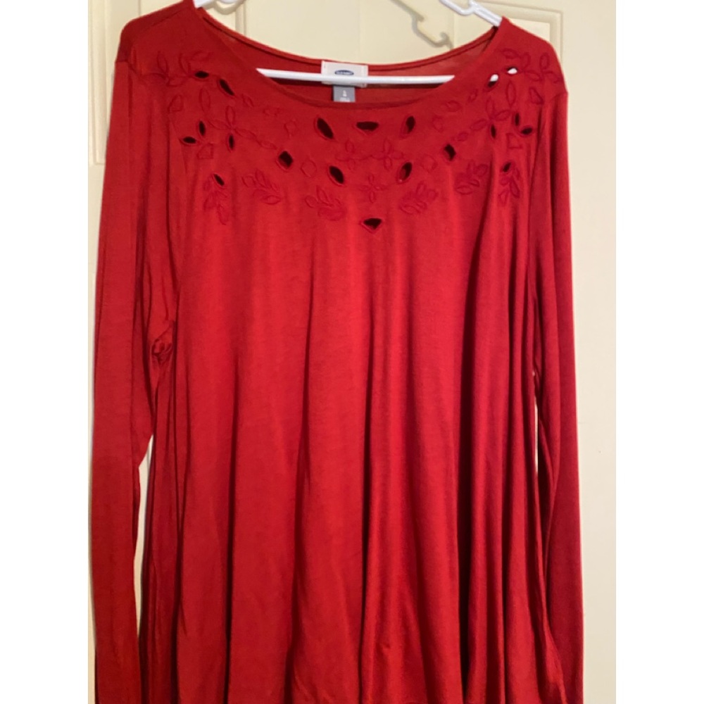 Never worn Old Navy long-sleeved swing blouse!